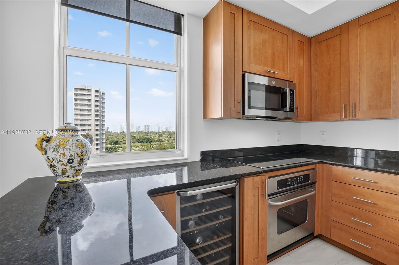 AVENTURA MARINA CONDO NUM - Residential