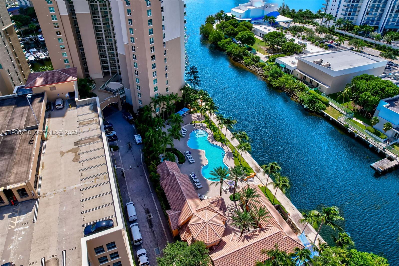 AVENTURA MARINA CONDO NUM - Residential