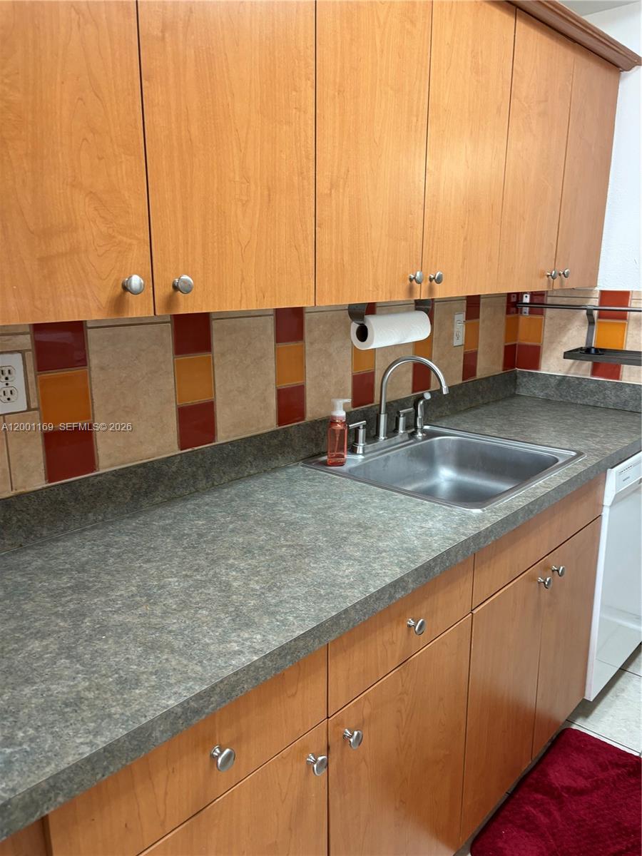THE BERKELEY CONDO - Residential