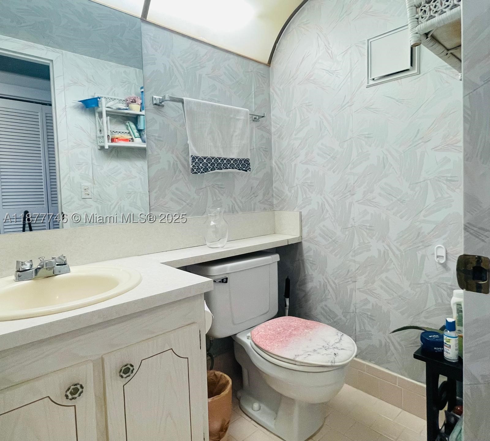 SUFFOLK AT CENTURY VILLAG - Residential