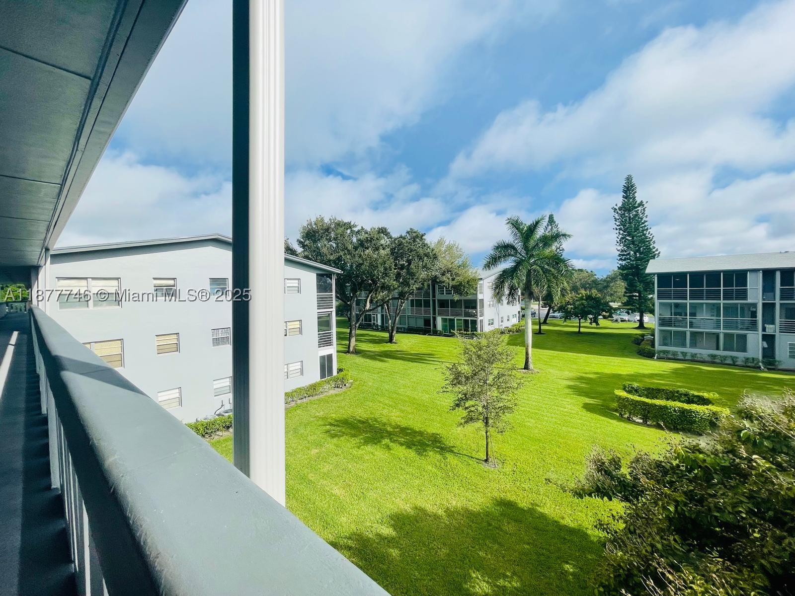 SUFFOLK AT CENTURY VILLAG - Residential