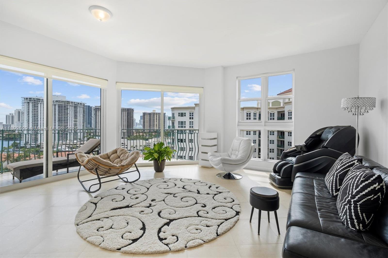 TURNBERRY VLG NO TOWER CO - Residential