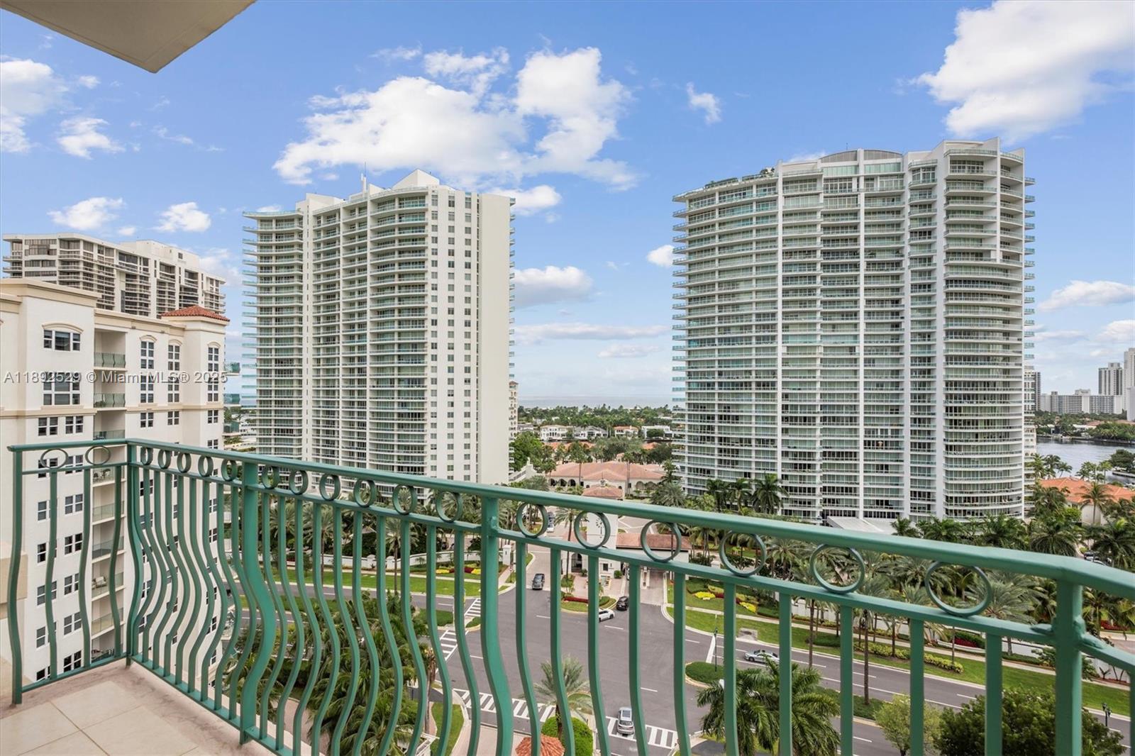 TURNBERRY VLG NO TOWER CO - Residential