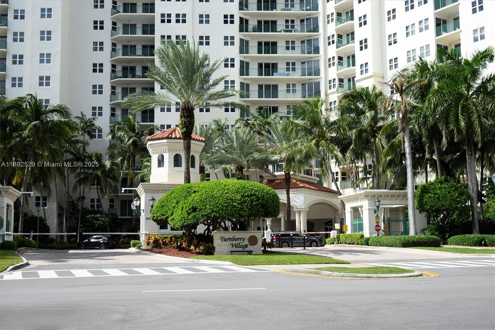 TURNBERRY VLG NO TOWER CO - Residential