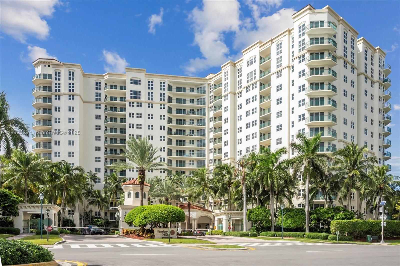 TURNBERRY VLG NO TOWER CO - Residential