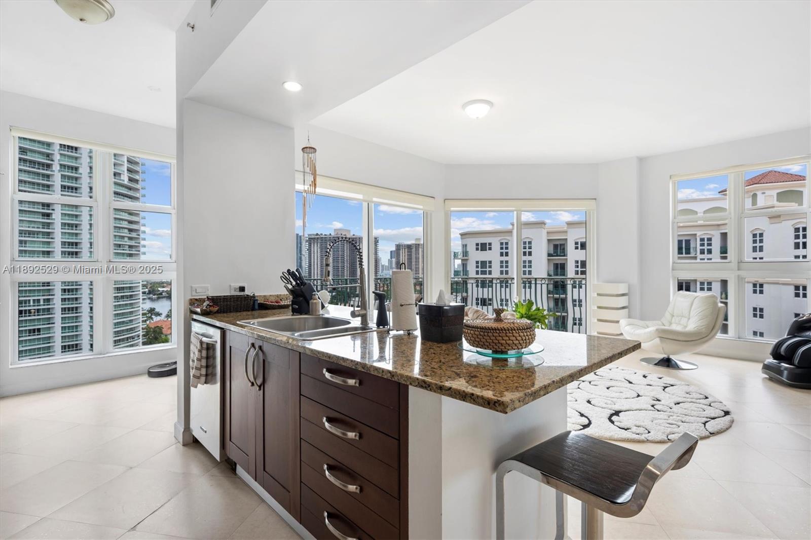 TURNBERRY VLG NO TOWER CO - Residential