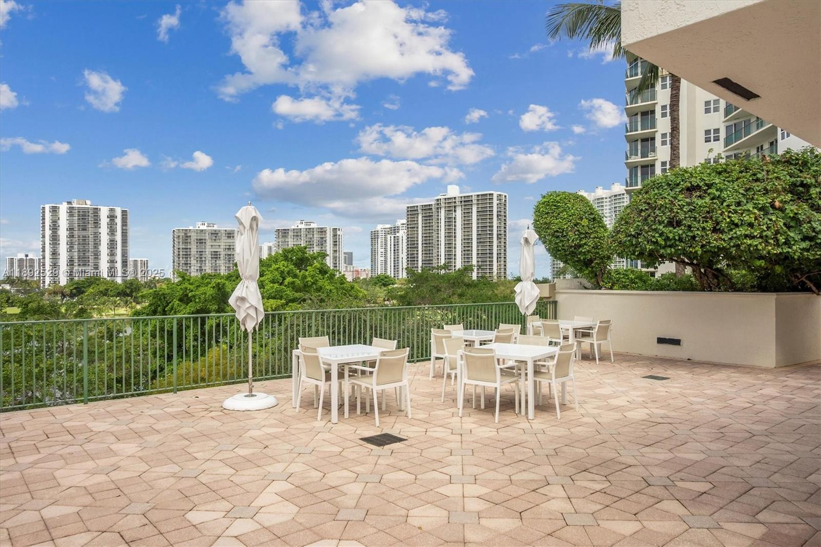 TURNBERRY VLG NO TOWER CO - Residential