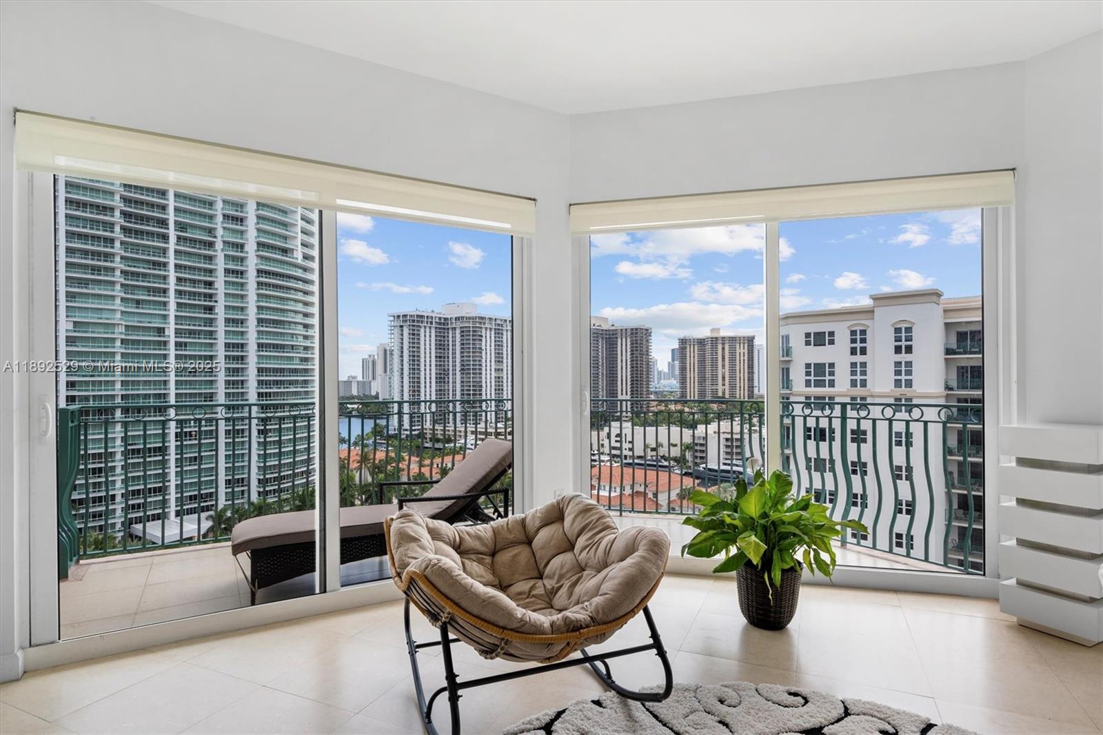 TURNBERRY VLG NO TOWER CO - Residential