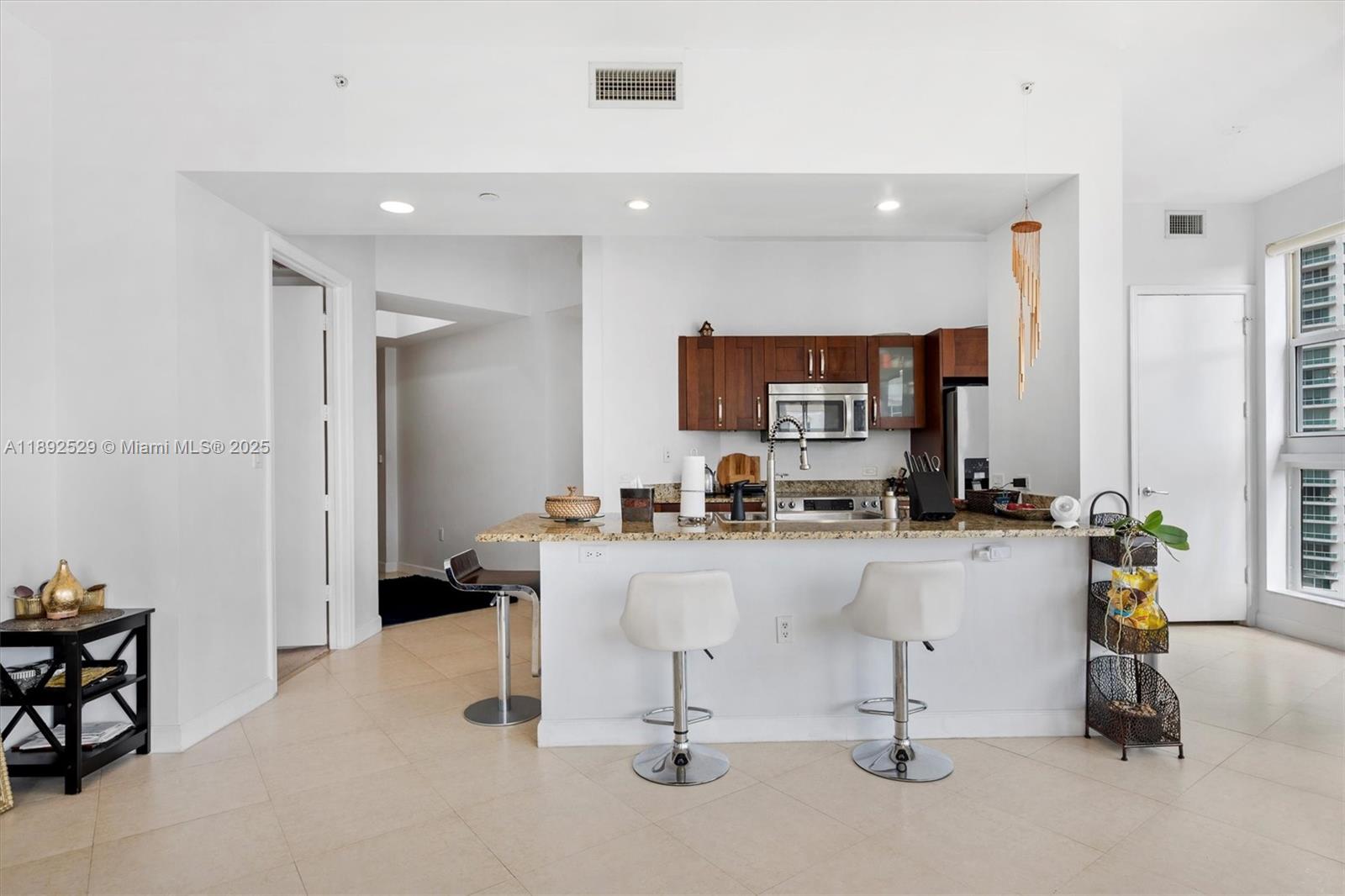 TURNBERRY VLG NO TOWER CO - Residential