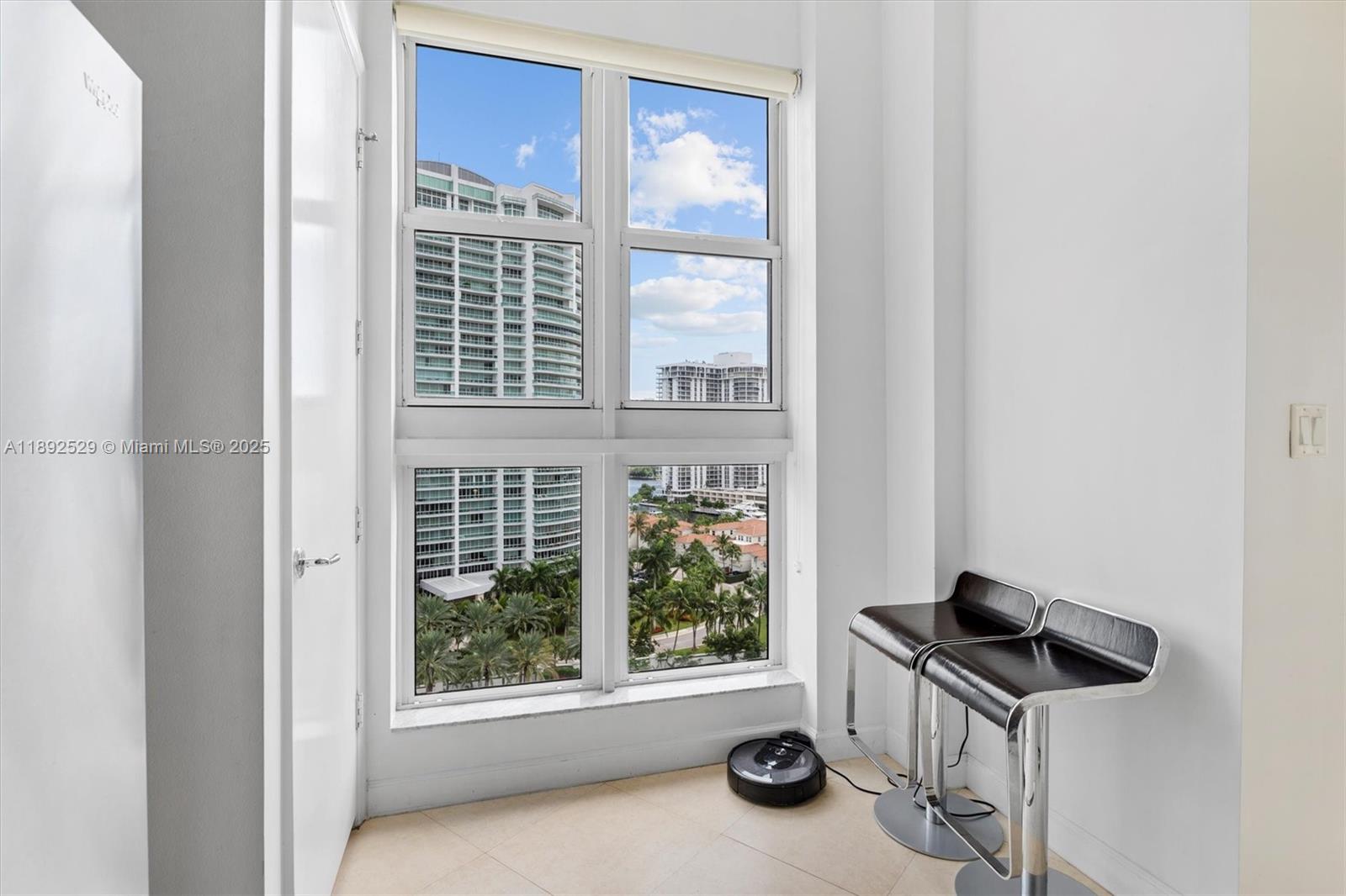 TURNBERRY VLG NO TOWER CO - Residential