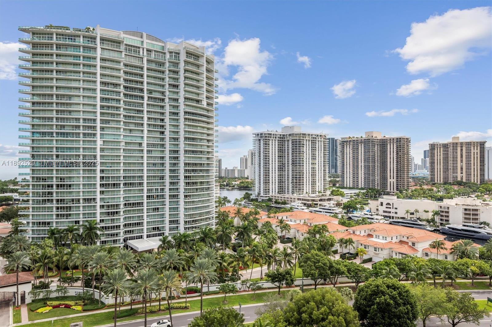 TURNBERRY VLG NO TOWER CO - Residential
