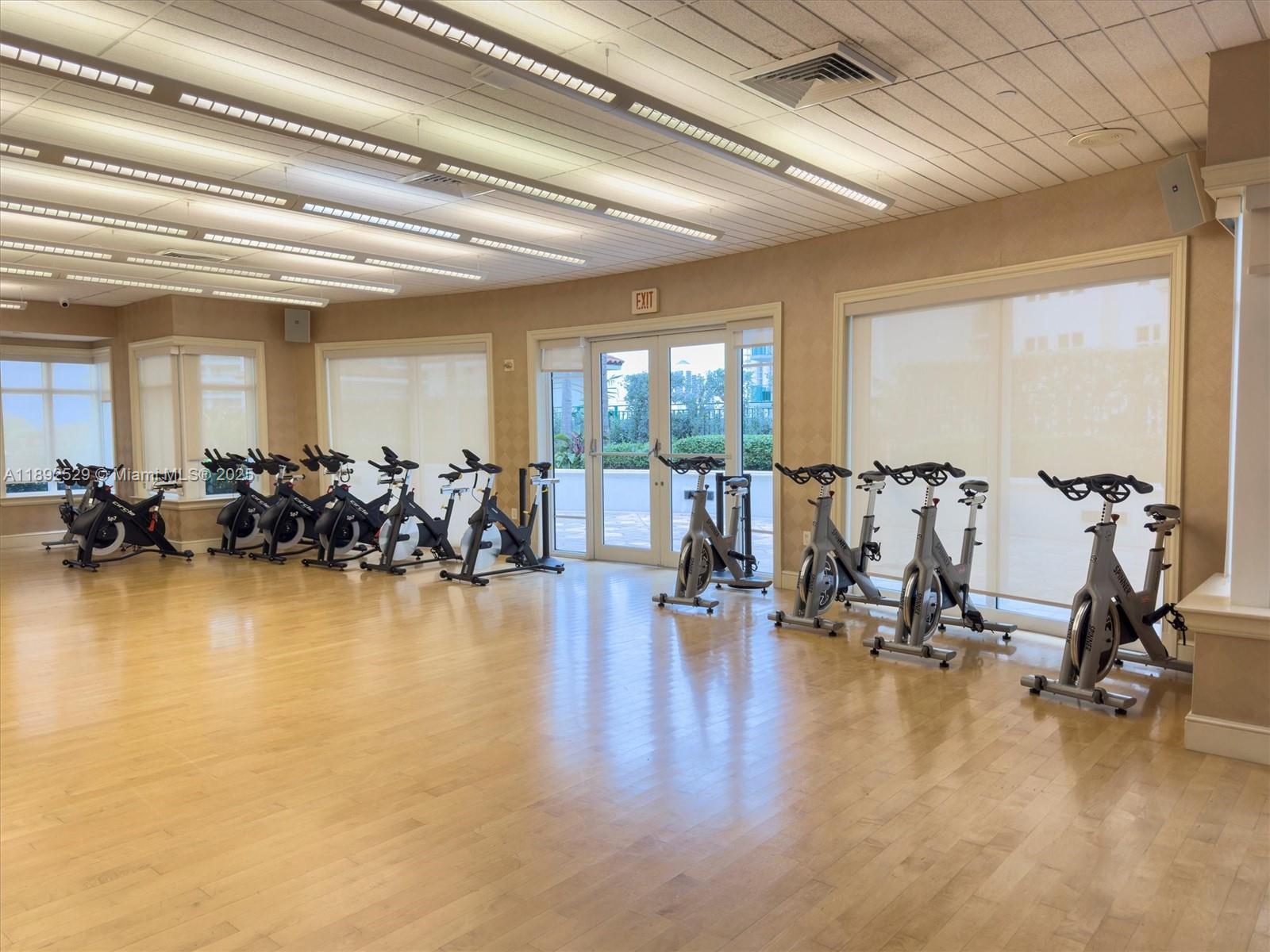 TURNBERRY VLG NO TOWER CO - Residential