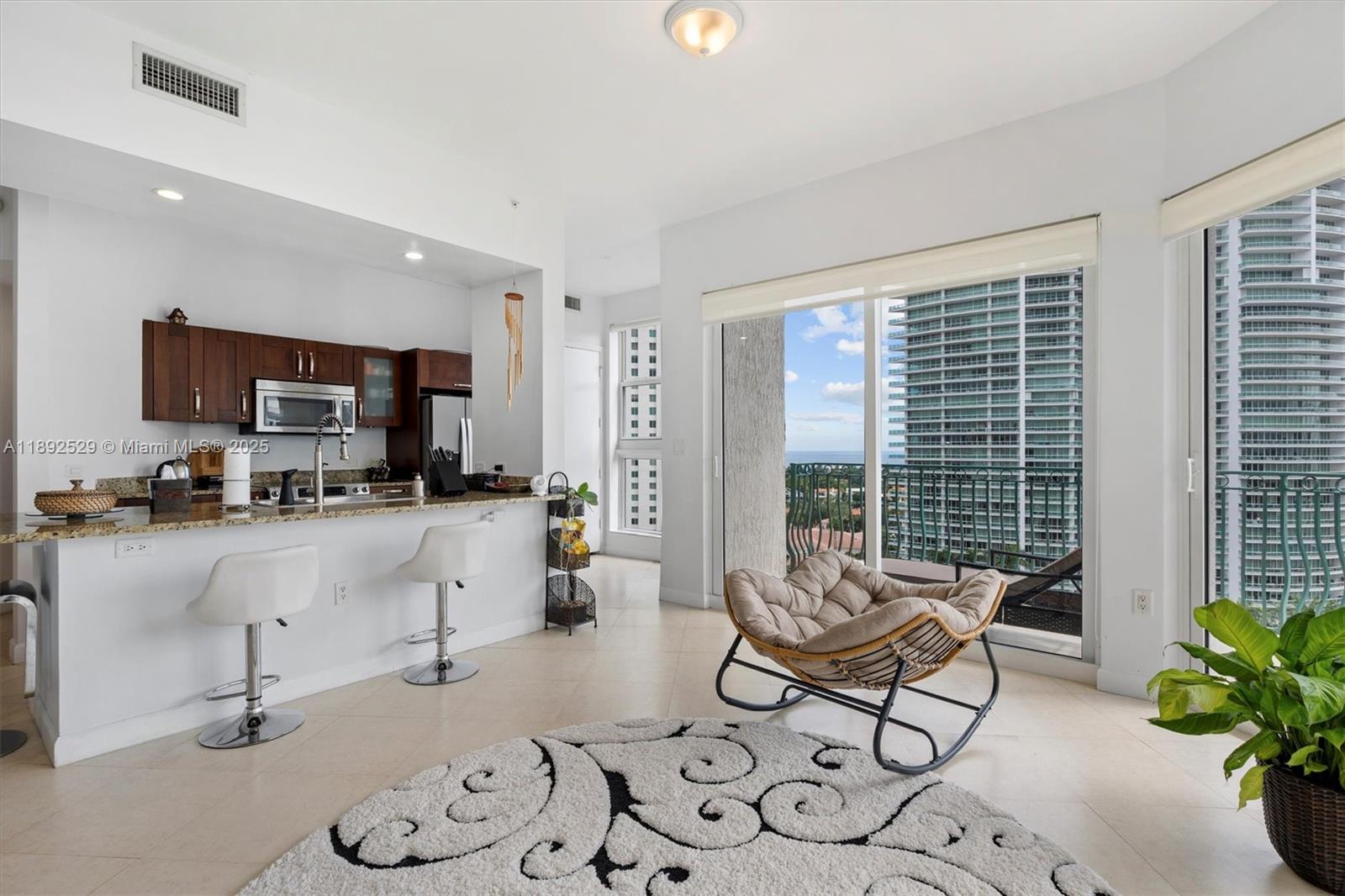TURNBERRY VLG NO TOWER CO - Residential