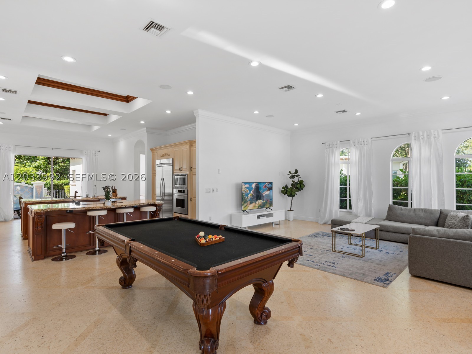 HOLLYWOOD LAKES SECTION - Residential