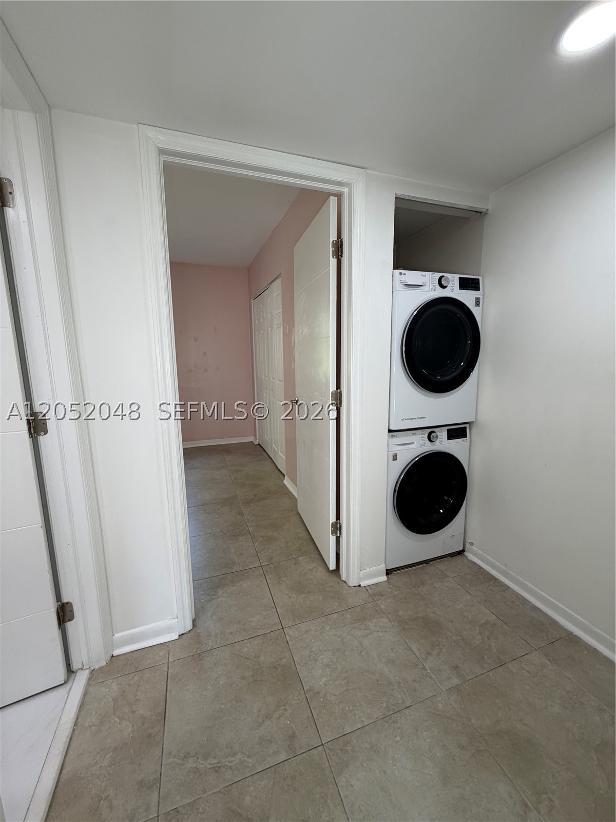 CHATEAUBLEAU VILLAS MIDWA - Residential Lease