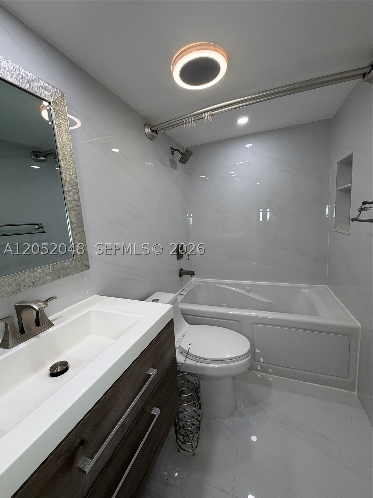 CHATEAUBLEAU VILLAS MIDWA - Residential Lease