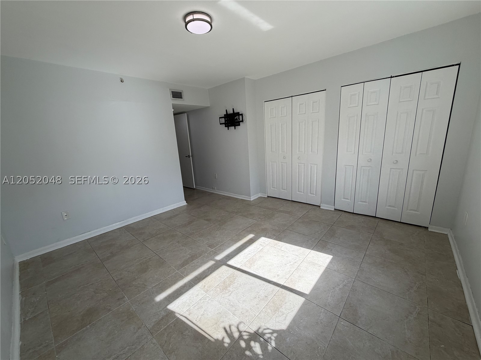 CHATEAUBLEAU VILLAS MIDWA - Residential Lease