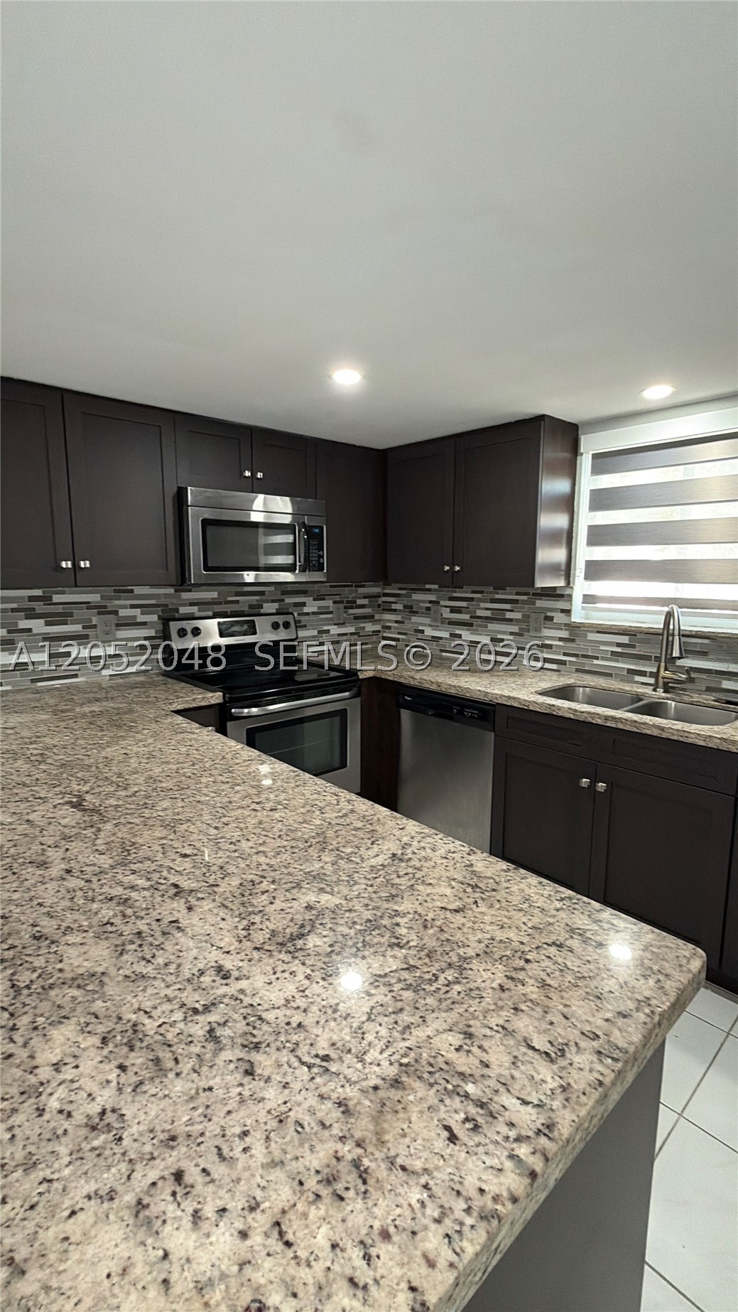 CHATEAUBLEAU VILLAS MIDWA - Residential Lease