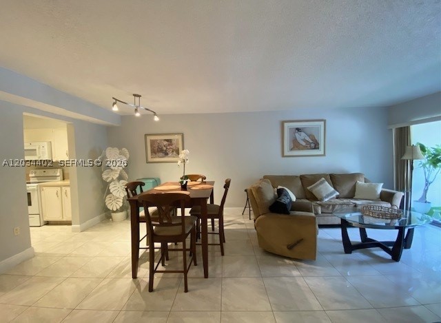 LE CARTIER CONDO - Residential Lease