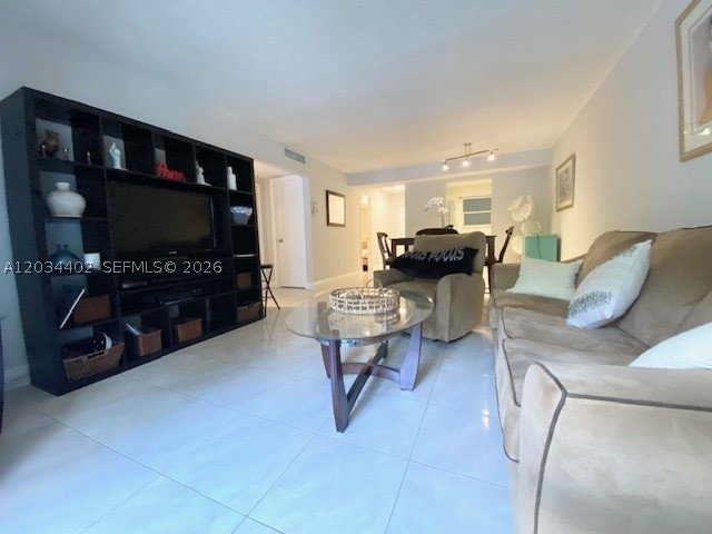 LE CARTIER CONDO - Residential Lease