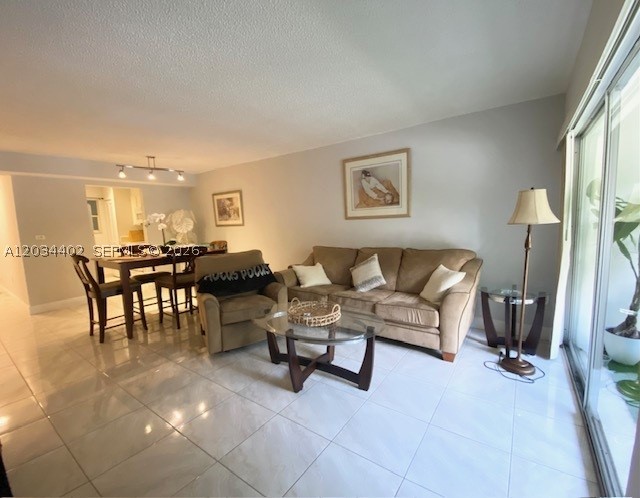 LE CARTIER CONDO - Residential Lease