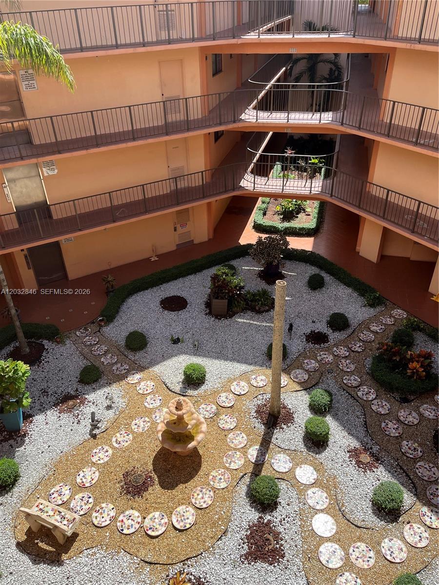 Remodeled apartment complex offers lot amenities, 4 pools, basketball courts, tennis courts gated community easy to show on lock box code call 3057104104 as per association no pets, community laundry