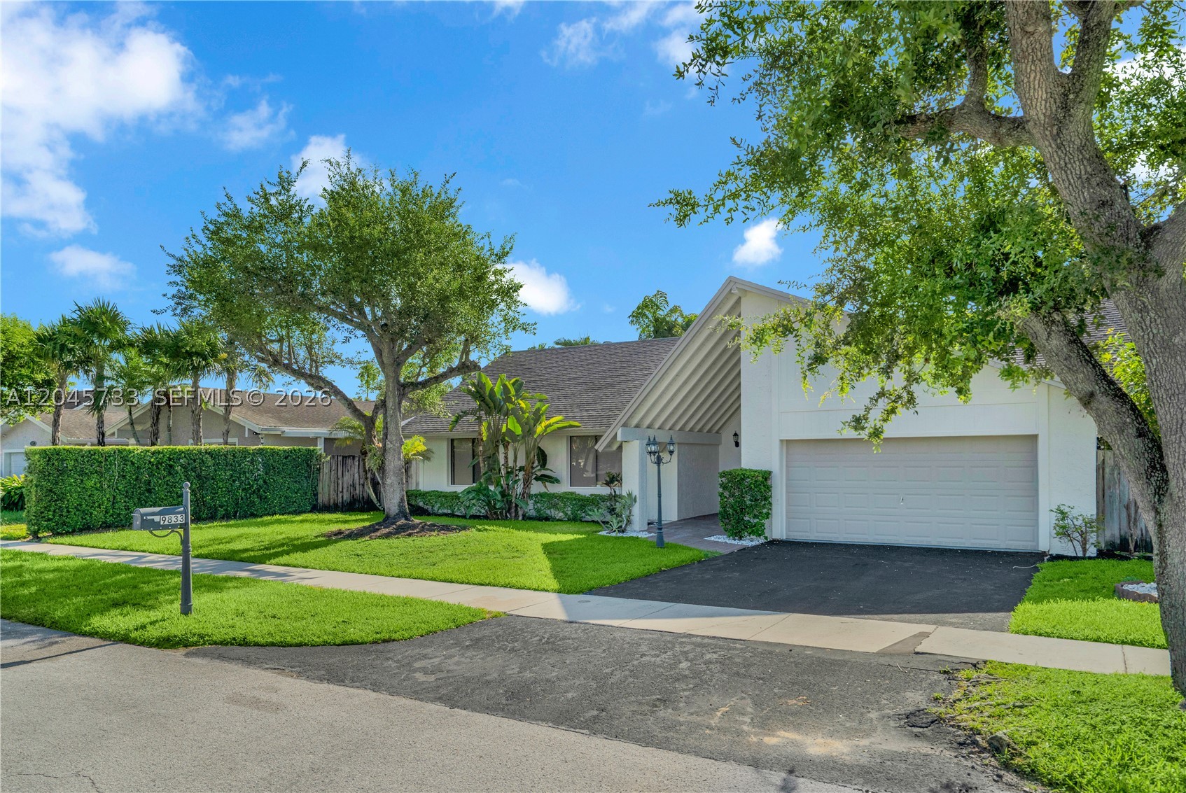 CALUSA CLUB ESTATES 5TH A - Residential