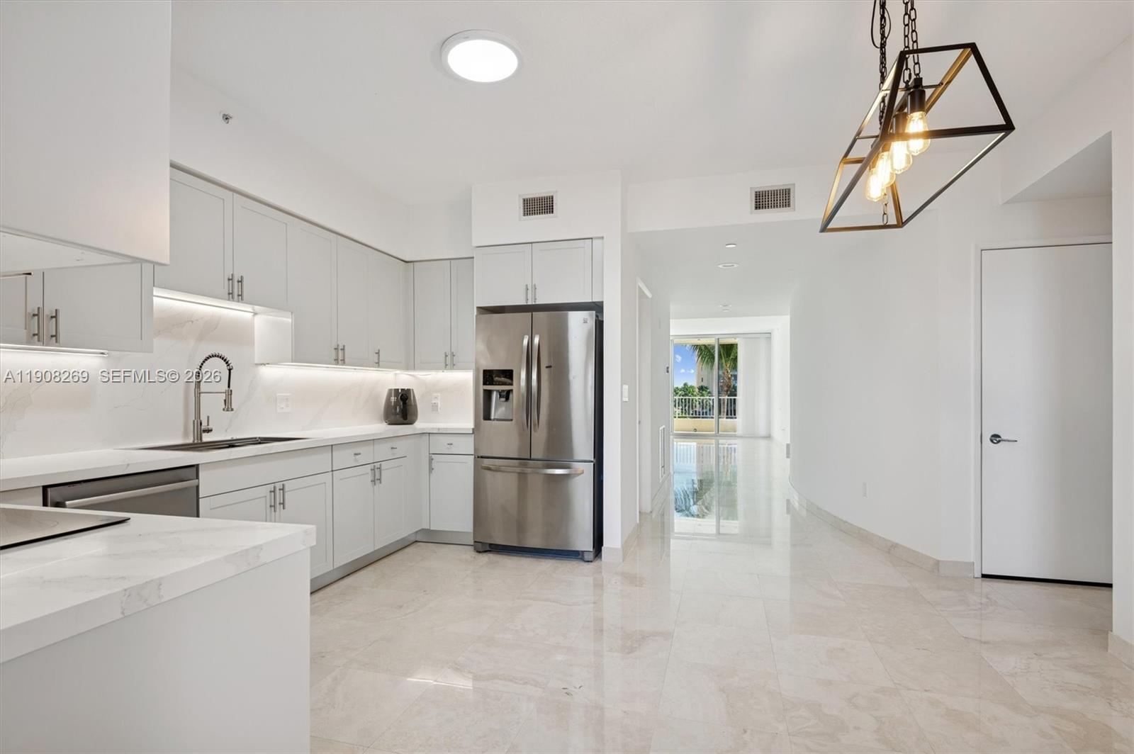 This bright and spacious 2-bedroom, 2-bathroom apartment is located at The Ocean Club in Key Biscayne. Upon taking the elevator, you'll arrive at your own private entrance, leading you into a generously sized living room with an eastward orientation, providing views of the lake and the tennis center. The apartment features Brand new Kitchen with quartz countertops, and stainless-steel appliances, marble floors in the living areas and wood floors in the bedrooms, creating an elegant contrast. The Ocean Club offers a resort-style living experience, multiple pools, restaurants, a tennis club, a gym, a children's play area, basketball facilities, Padel Courts and access to the beach.
Investment oportunity - Rented at $9,500.00 from 06/01/2026 to 05/30/2026.