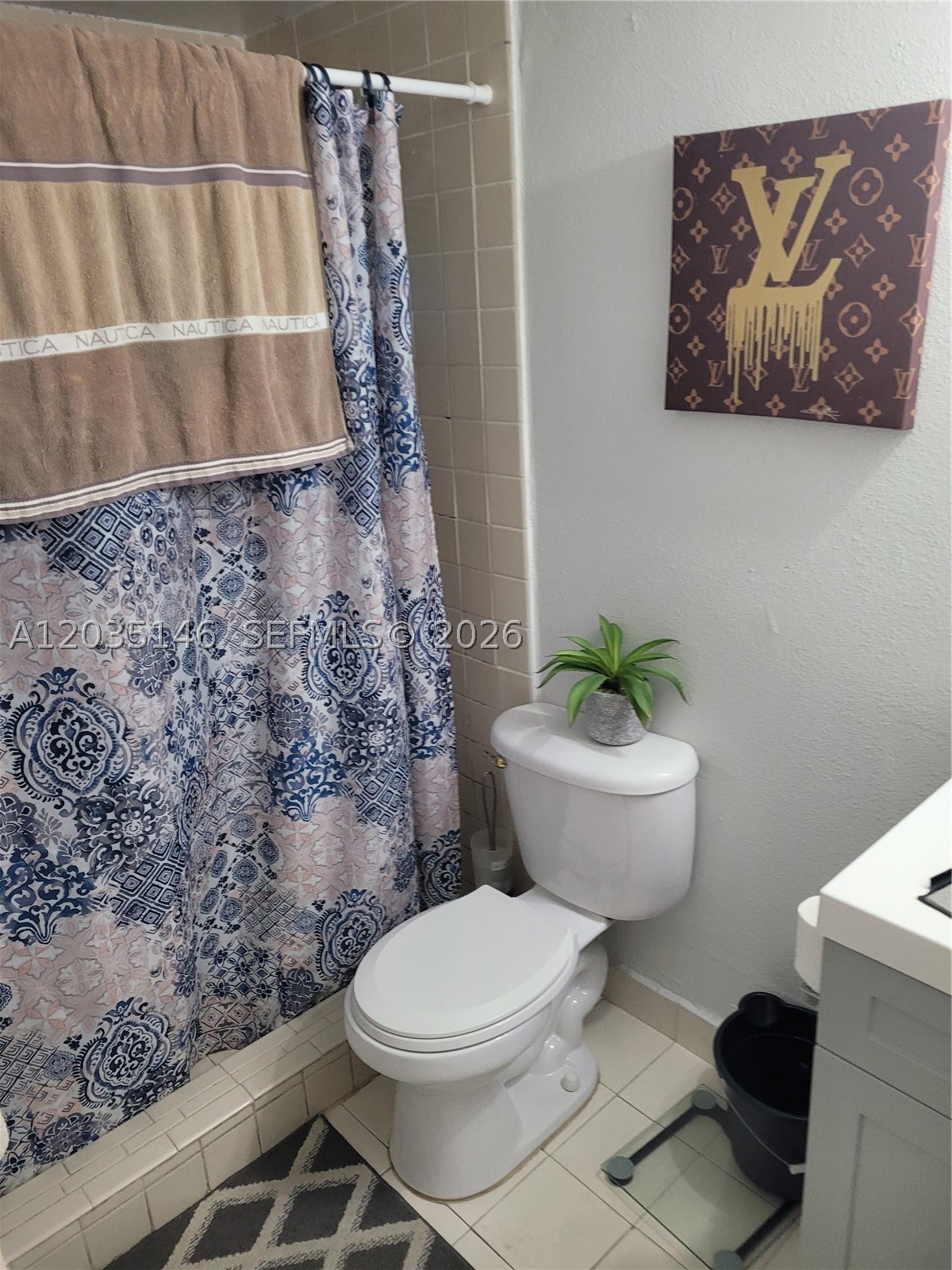 VENETIAN GARDENS AT COUNT - Residential