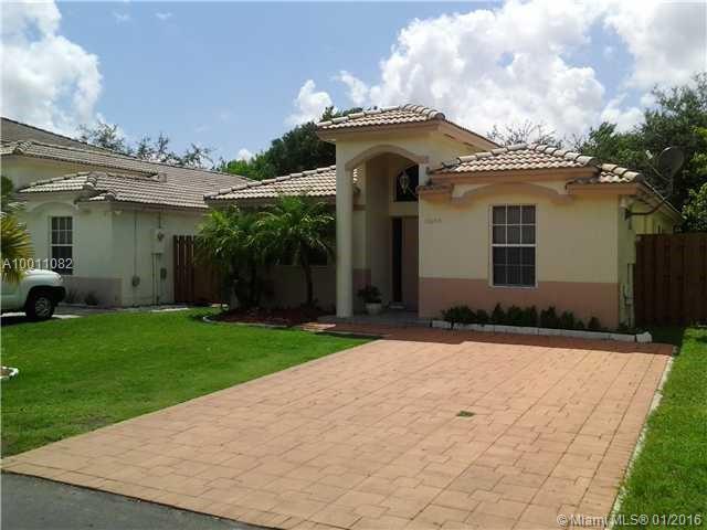 Great starter home. Owner motivated. Just repainted and remodeled in some area. 3 bd 2 bath with sizable fenced yard around the house to priovide privacy. Grade A school district. Quiet and safe subdivision. No neighbor behind. Separate living room and dinning room. Tiles and wood floors. Huge front yard. High ceiling. New washer and newer A/C