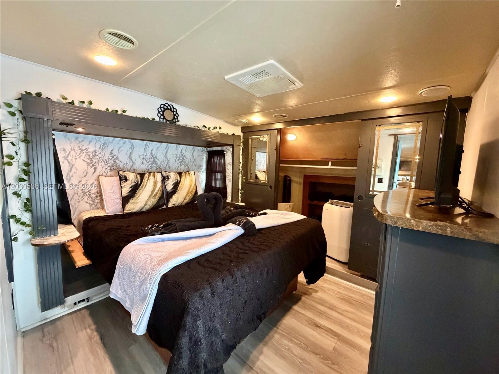 CALUSA CAMPGROUND - Residential