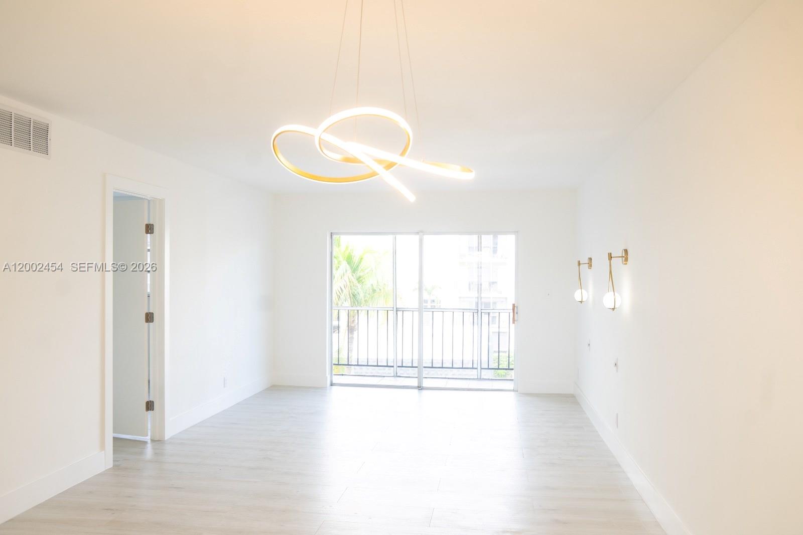 WOOOOW REMODELED 2/2 CLOSE TO EVERYTHING!!!!! I95, BISCAYNE BLVD., RESTAURANTS, SUPERMARKETS, CASINOS, SHOPS, AND MUCH MORE. REMODELED WITH HIGH END TEST, BRING YOUR STUFF AND MOVE IN. PORCELAIN FLOORS, SAMSUNG APPLIANCES, PLAYWOOD DESIGNED KITCHEN AND BATHROOM CABINETS, MUST SEE AND FALL IN LOVE. LOW MAINTENANCE. NO SPECIAL ASSESMENTS. EZ TO SHOW. LA VIDA ES BELLA