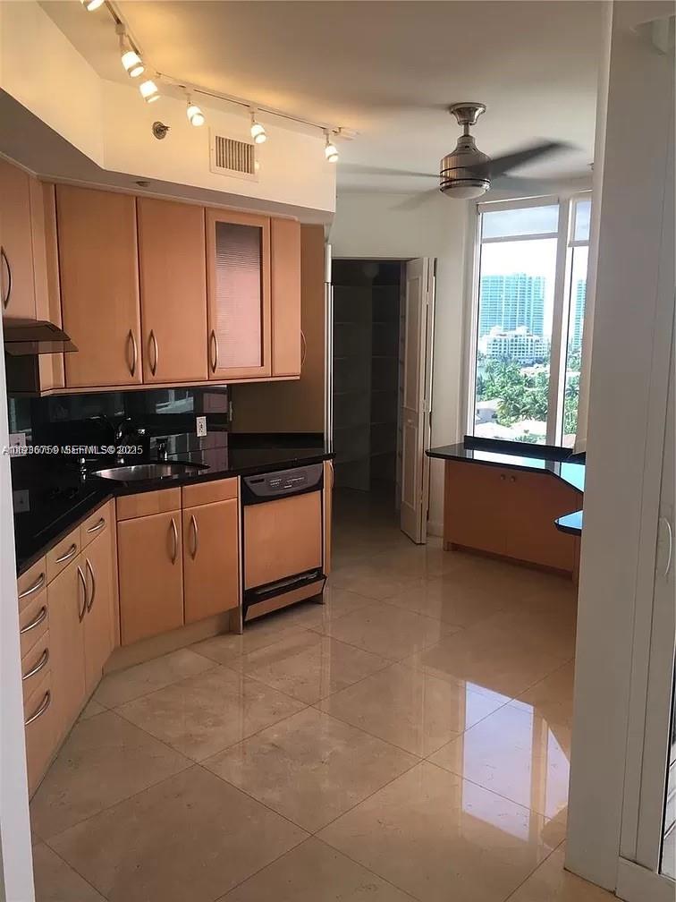 OCEAN ONE CONDO - Residential