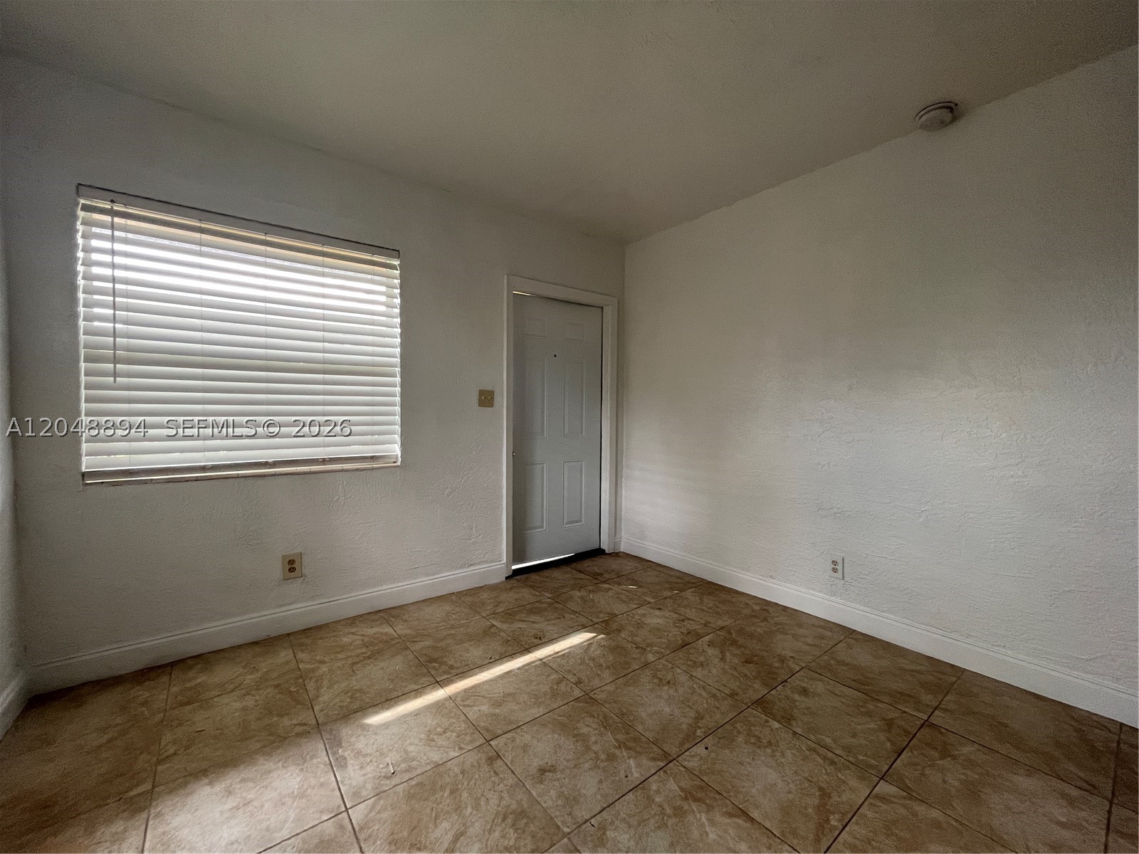 ¤33-48-42 W 50 OF E 385 O - Residential Income