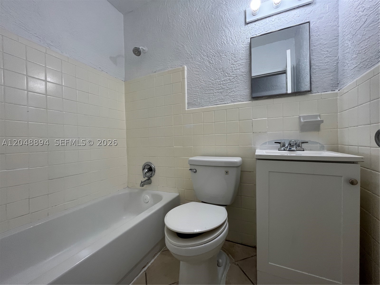 ¤33-48-42 W 50 OF E 385 O - Residential Income
