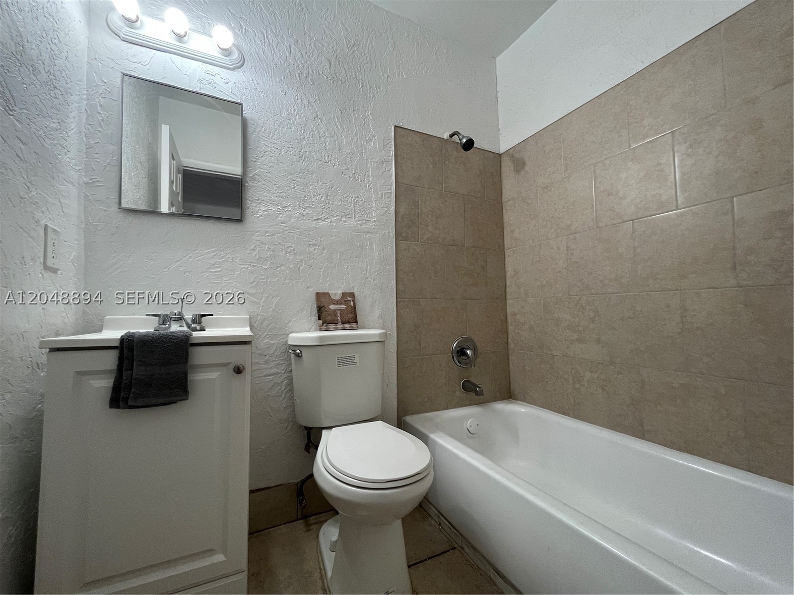 ¤33-48-42 W 50 OF E 385 O - Residential Income