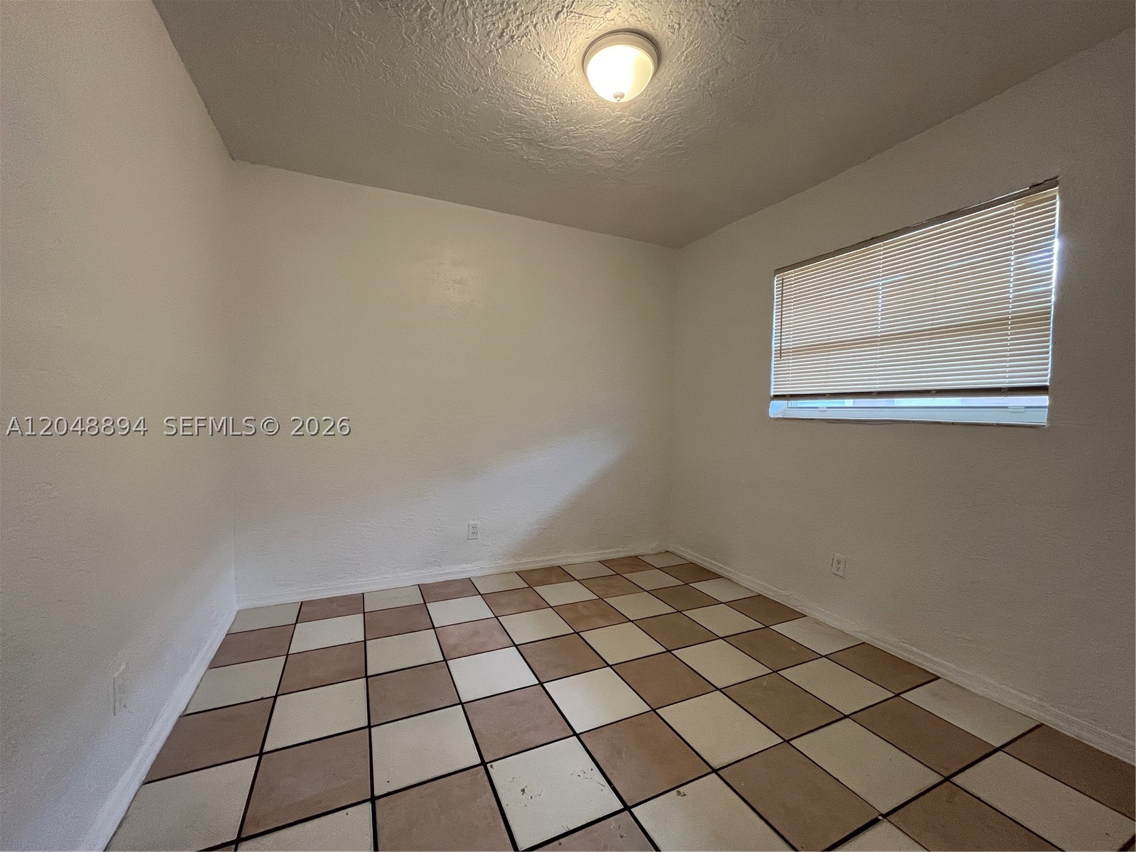 ¤33-48-42 W 50 OF E 385 O - Residential Income