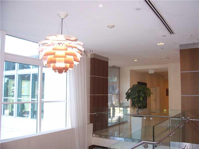 1800 CLUB CONDO - Residential Lease