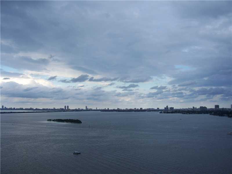 1800 CLUB CONDO - Residential Lease