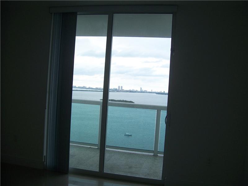 1800 CLUB CONDO - Residential Lease