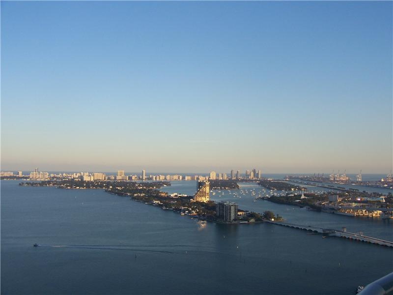SPECTACULAR 2/2 W/1154SQFT OF AC SPACE + 232SQFT IN TER W/DIRECT BAY VIEWS.OPEN KITCHEN.MARBLE FLOORS.SPLIT BEDROOMS. FLOOR-TO-CEILING WINDOWS. WALK TO MARGARET PACE PARK (W/2 TENNIS COURTS,2 VOLLEY BALL COURTS,2 SOCCER FIELDS,BASKET BALL COURT,KIDS PLAY  AREA,GYM &YOGA CLASSES) CAFES, NIGHTLIFE BANKS, SHOPS & PUBLIX.2 BLOCKS TO PEOPLE MOVER. 5 MINUTES TO SOUTH BEACH, DOWNTOWN MIAMI, THE DESIGN DISTRICT, MIDTOWN & EASY ACCESS TO ALL MAJOR HIGHWAYS.CABLE,INTERNET,WATER & 2 PARKING SPACES INCLUDED IN RENT.