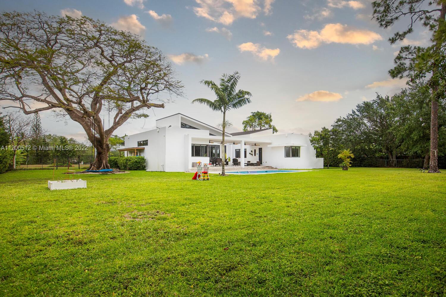 SUNSET VIEW - Residential Lease