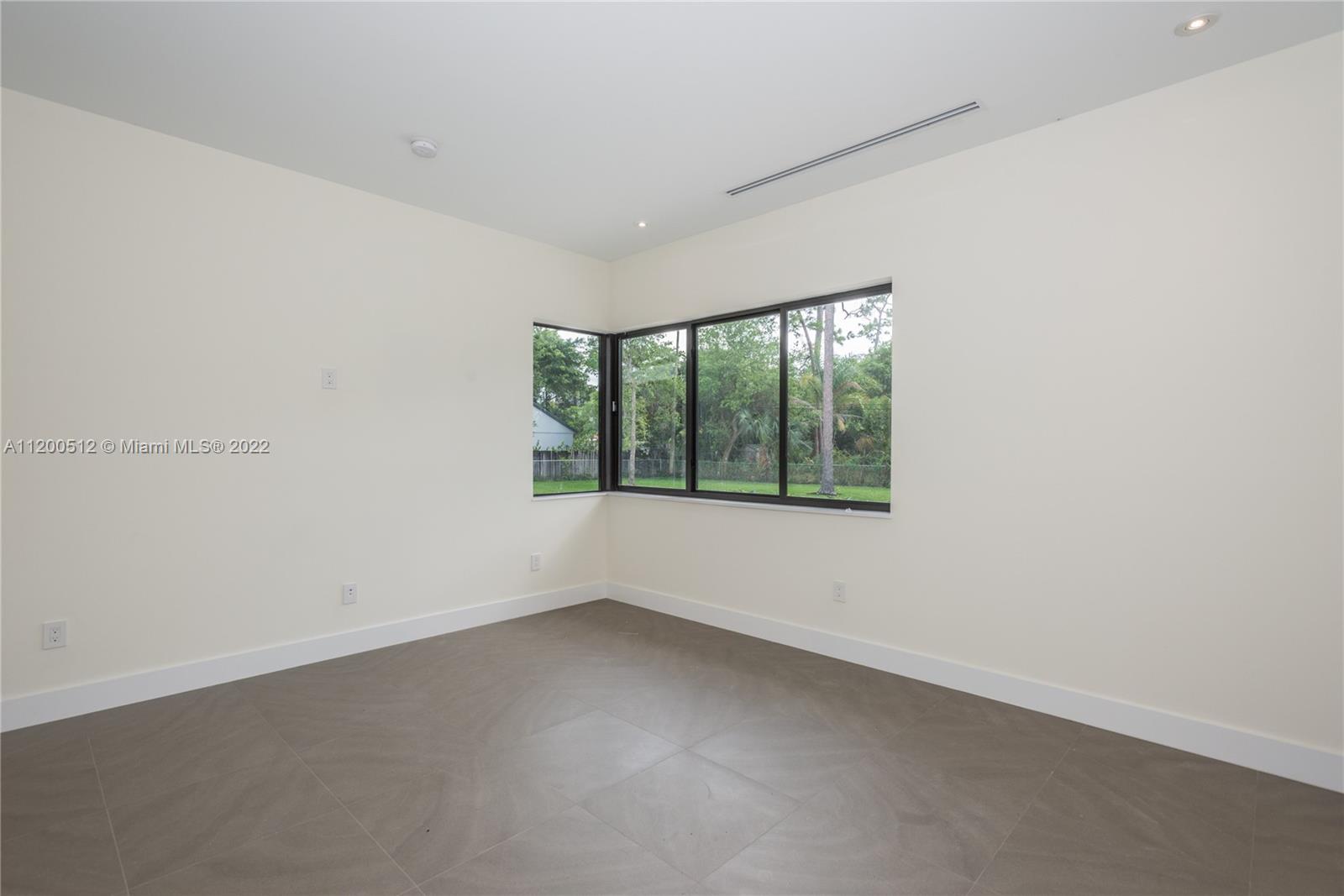 SUNSET VIEW - Residential Lease