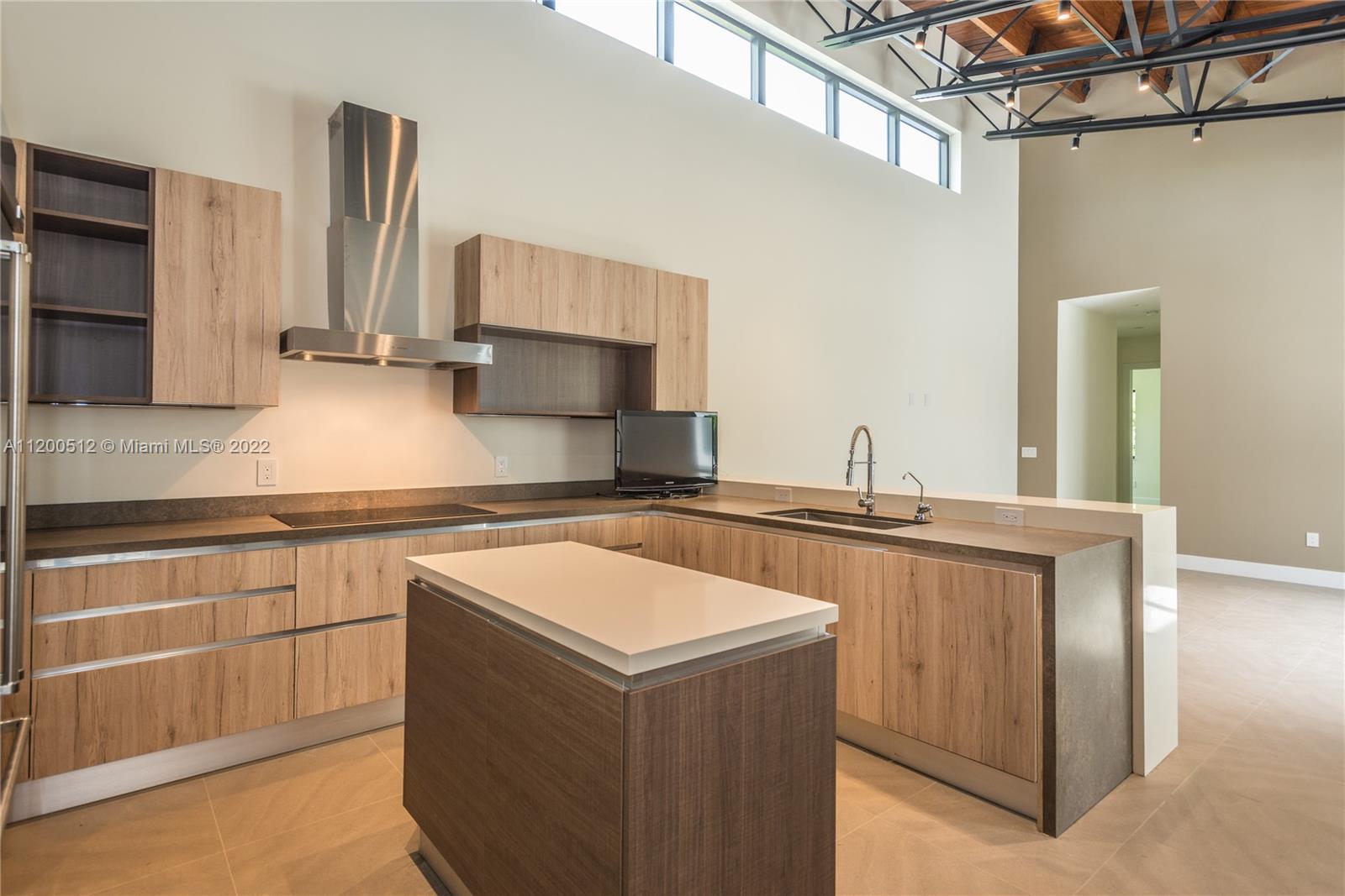 SUNSET VIEW - Residential Lease