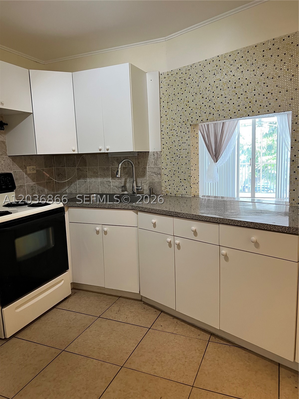 JADE WINDS GROUP ALLAMAND - Residential Lease
