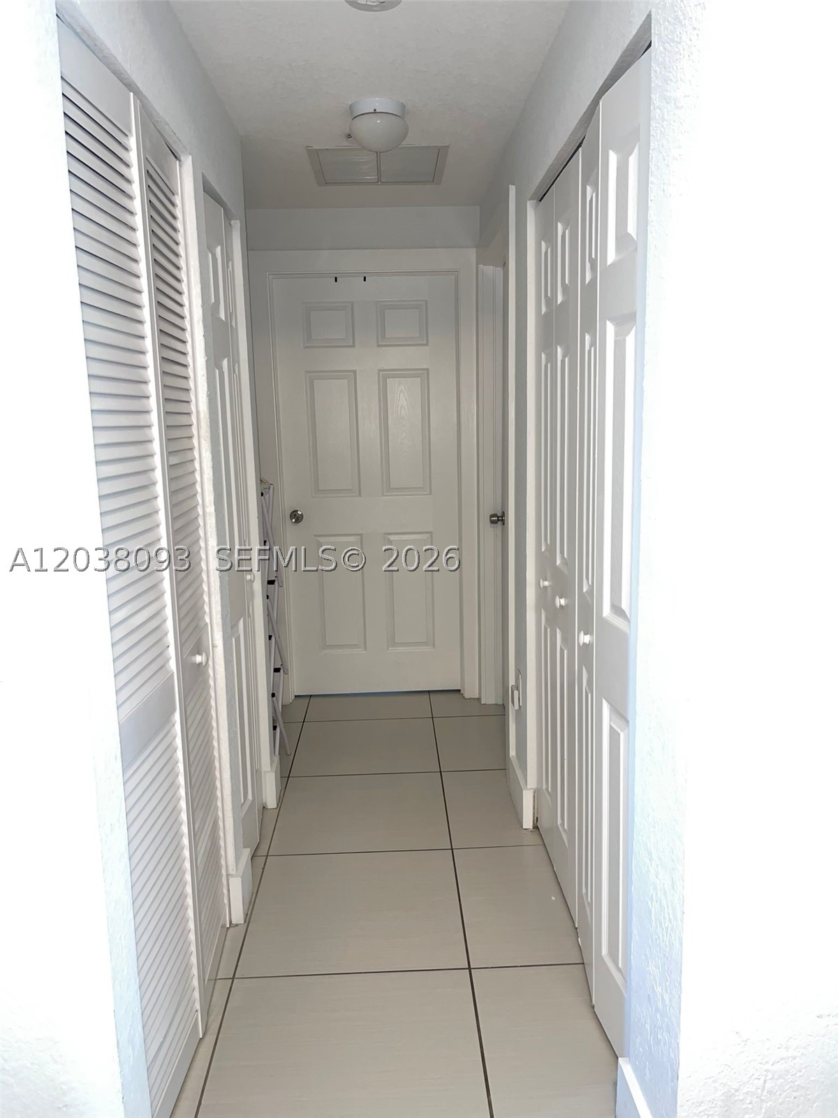 LIVE OAK CONDOMINIUMS - Residential Lease