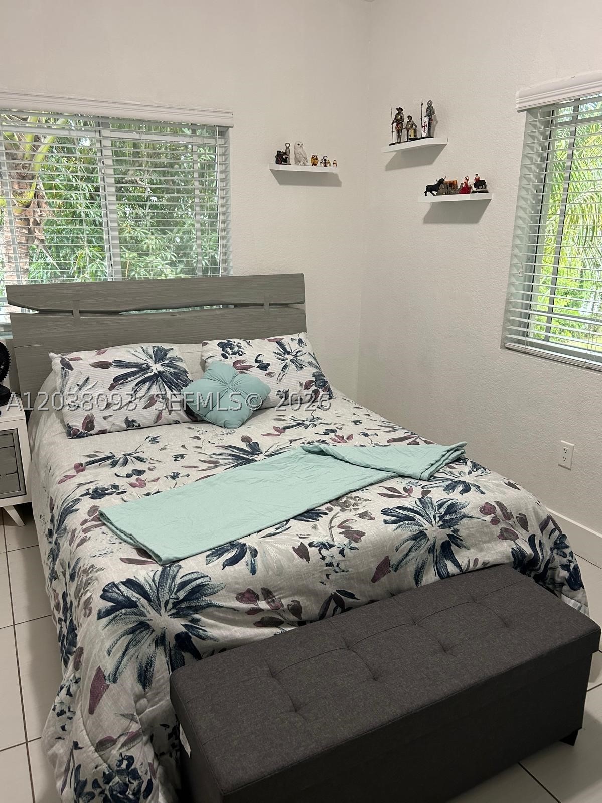 LIVE OAK CONDOMINIUMS - Residential Lease