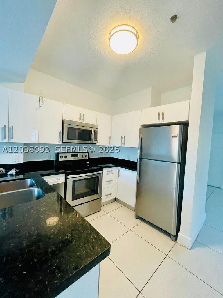 LIVE OAK CONDOMINIUMS - Residential Lease
