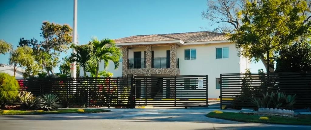 LIVE OAK CONDOMINIUMS - Residential Lease