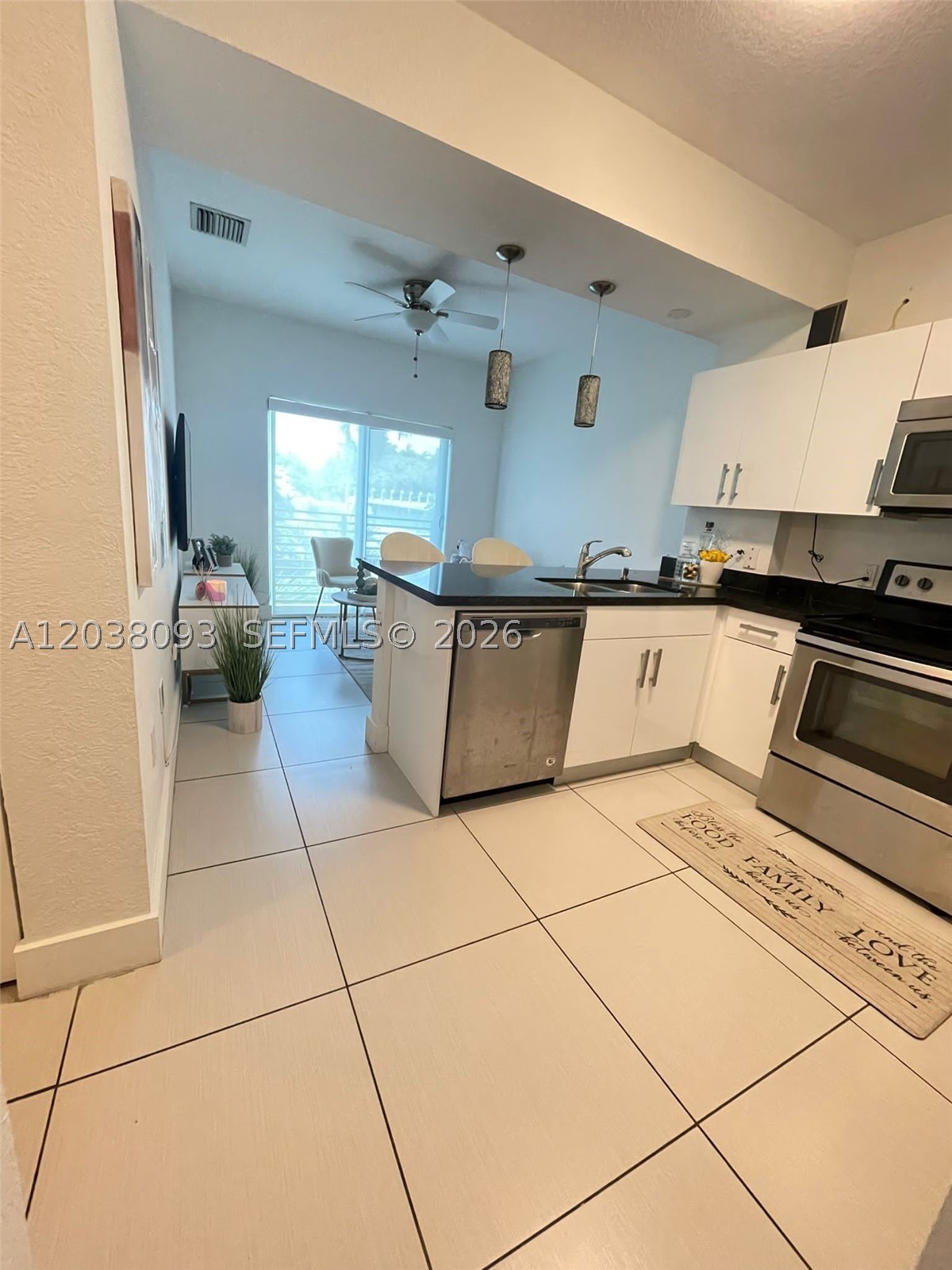 LIVE OAK CONDOMINIUMS - Residential Lease